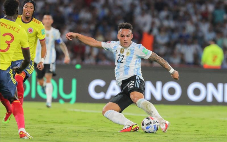 世预赛阿根廷2-2哥伦比亚